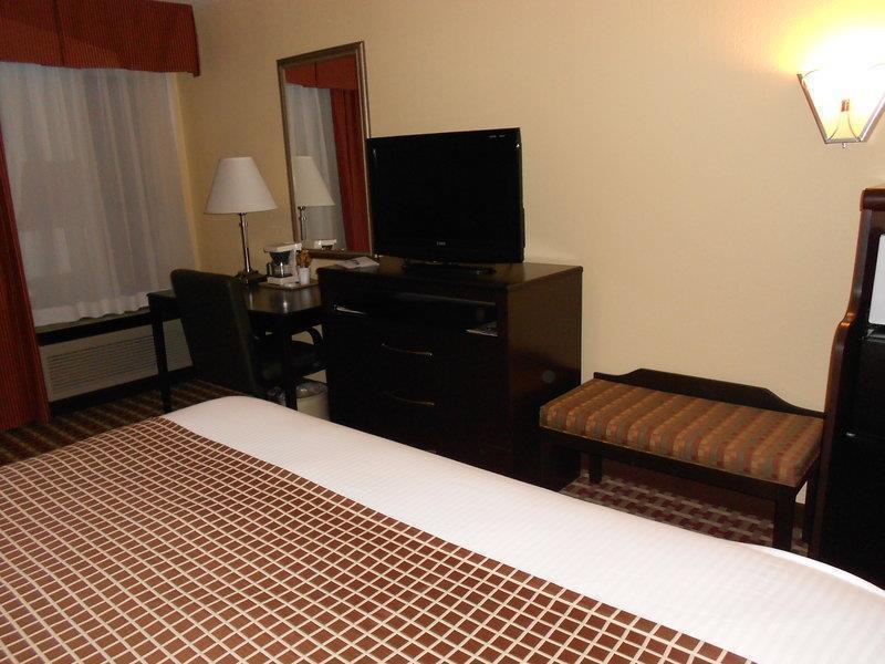 Surestay Plus Hotel Tarboro Exterior photo