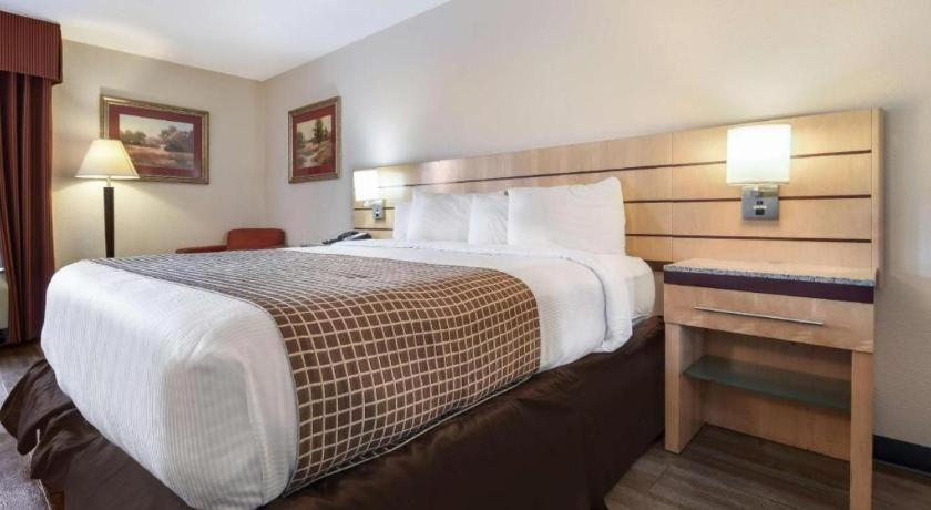 Surestay Plus Hotel Tarboro Exterior photo
