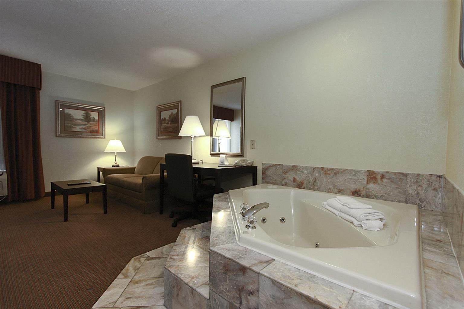 Surestay Plus Hotel Tarboro Room photo
